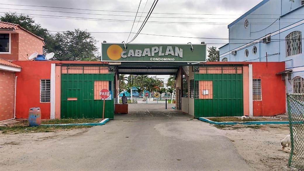Puerto Esperanza - Cabaplan Tonsupa Exterior foto